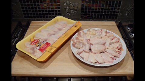 How to Cut & Separate Chicken Wings into Sections for Buffalo Wild Wings... Smart & Easy