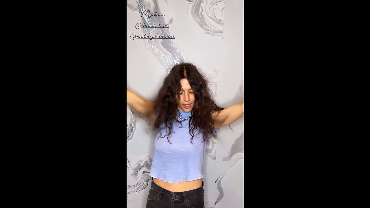 Cute clip of Sarah Shahi 😻