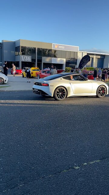 Cars and Coffee Brisbane feat New 400z