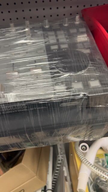 Found DJ equipment at the Thrift Store #resellercommunity #thriftfinds