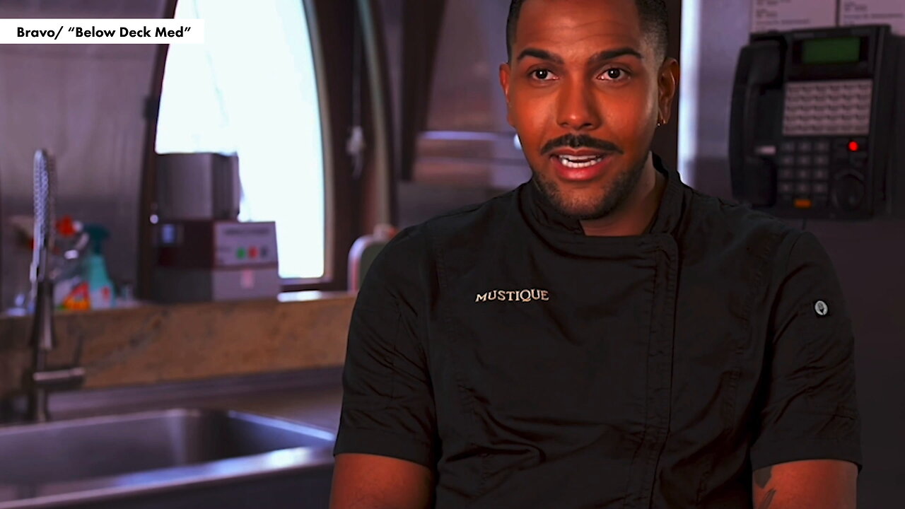 'Below Deck Med's Chef Johnathan Shillingford Thinks Aesha Scott Handled Those Rude Charter Guests "Very Well"