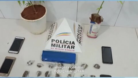 Homem é preso com arma de fogo, pés de maconha e materiais ilícitos em Sardoá