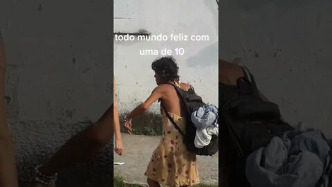 TODO MUNDO FELIZ COM UMA DE 10 ( MEME ) ( VIRAL ) #shorts