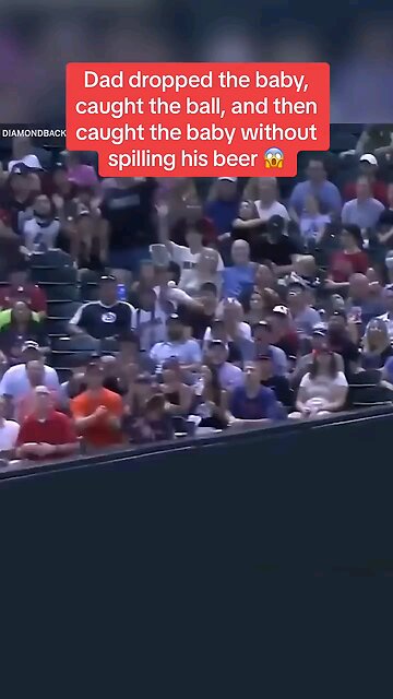 The impossible catch... ⚾ had to watch this 3 times to appreciate it.