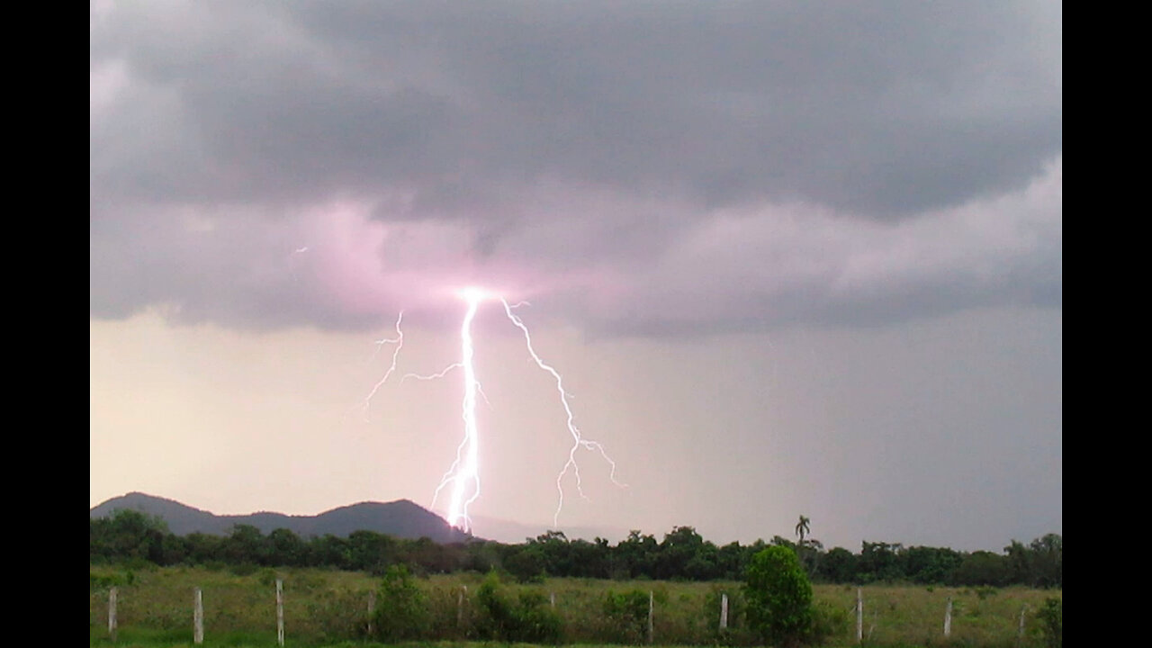 Caiu uma tempestade aqui na roça