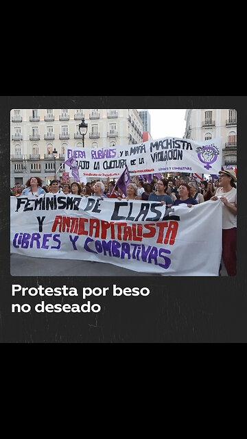 Exigen dimisión del presidente de la federación española de fútbol tras beso no consentido