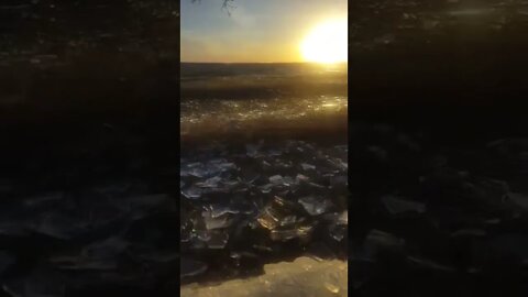 Nature creates beautiful ice crystal waves