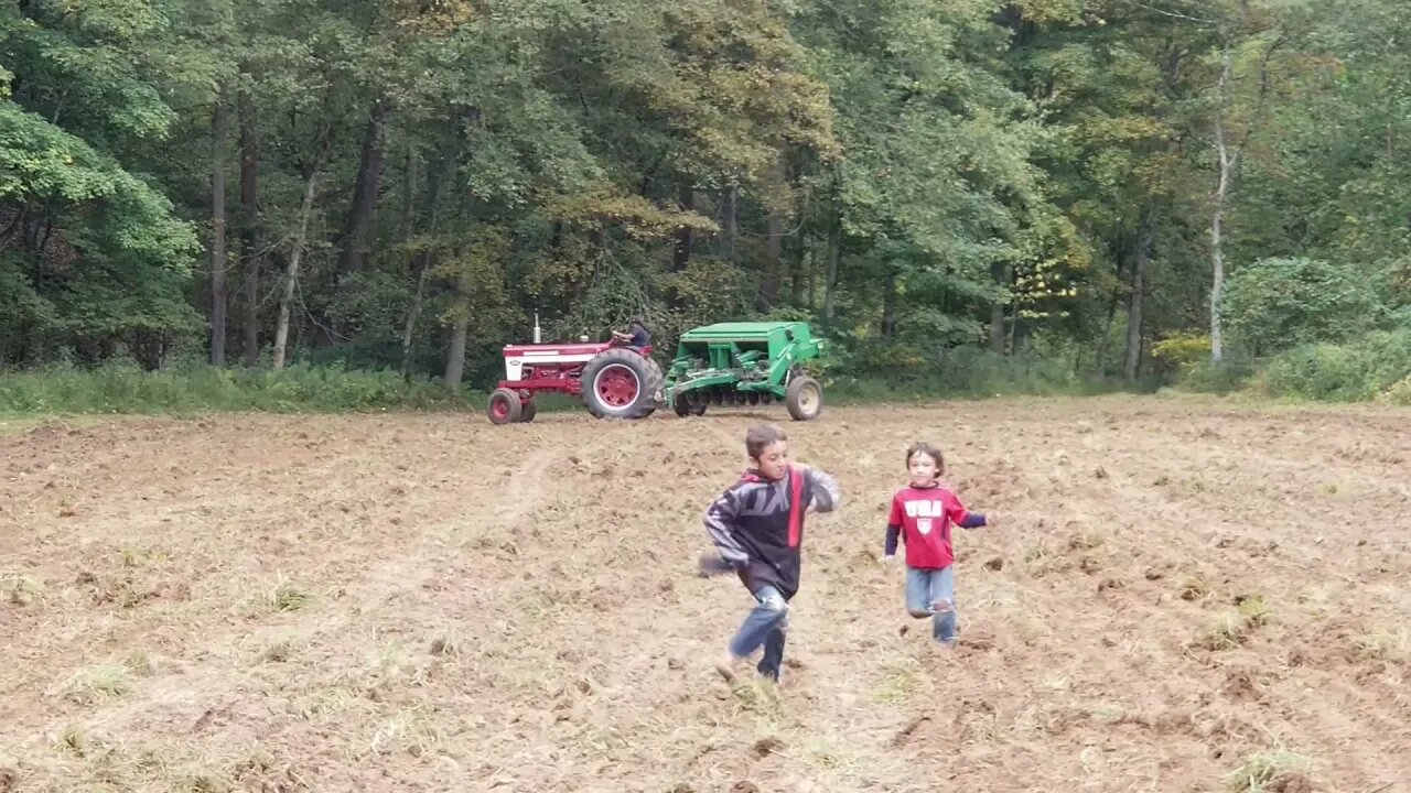 Can an old tractor pull a no till drill? Farmall 560 pulling 1006NT no till drill (Great Plains)