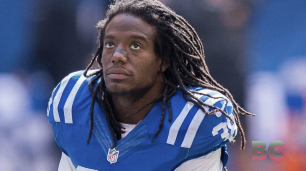 Missing ex-NFL player Sergio Brown arrested, faces murder charge in death of mother