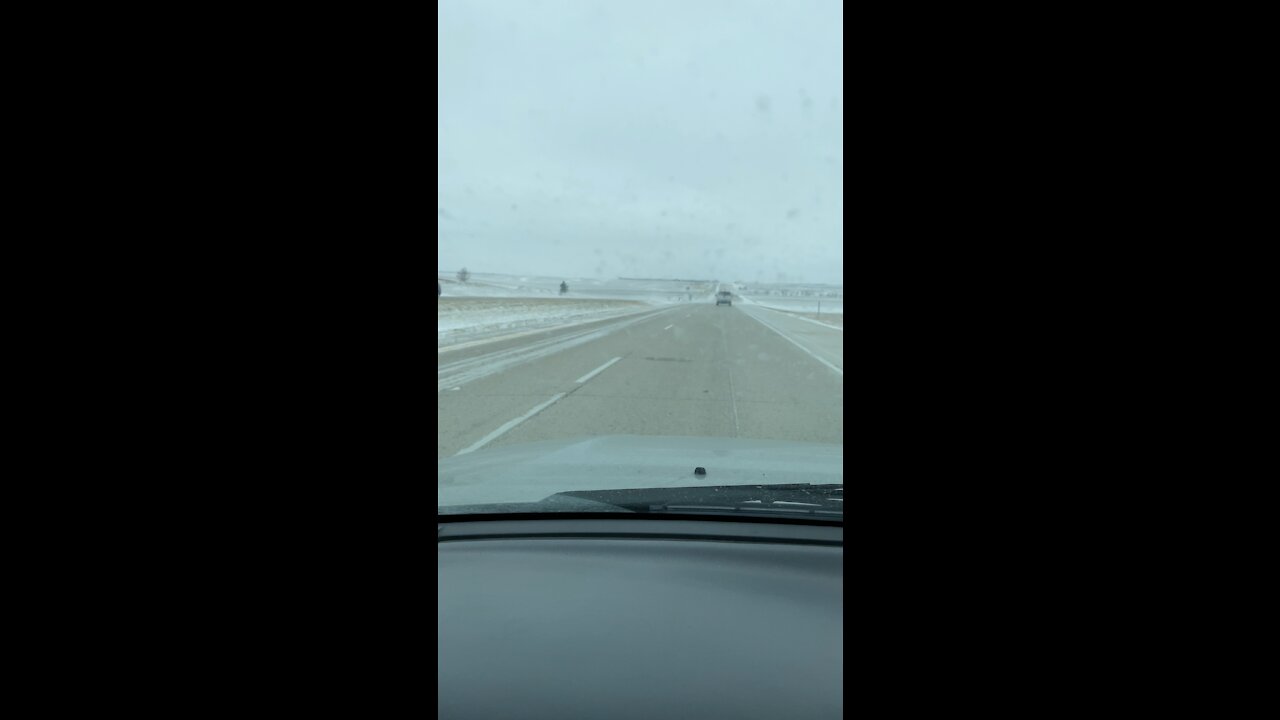 North Dakota Snowstorm 11/12/2021 Jackknifed Semi I-94