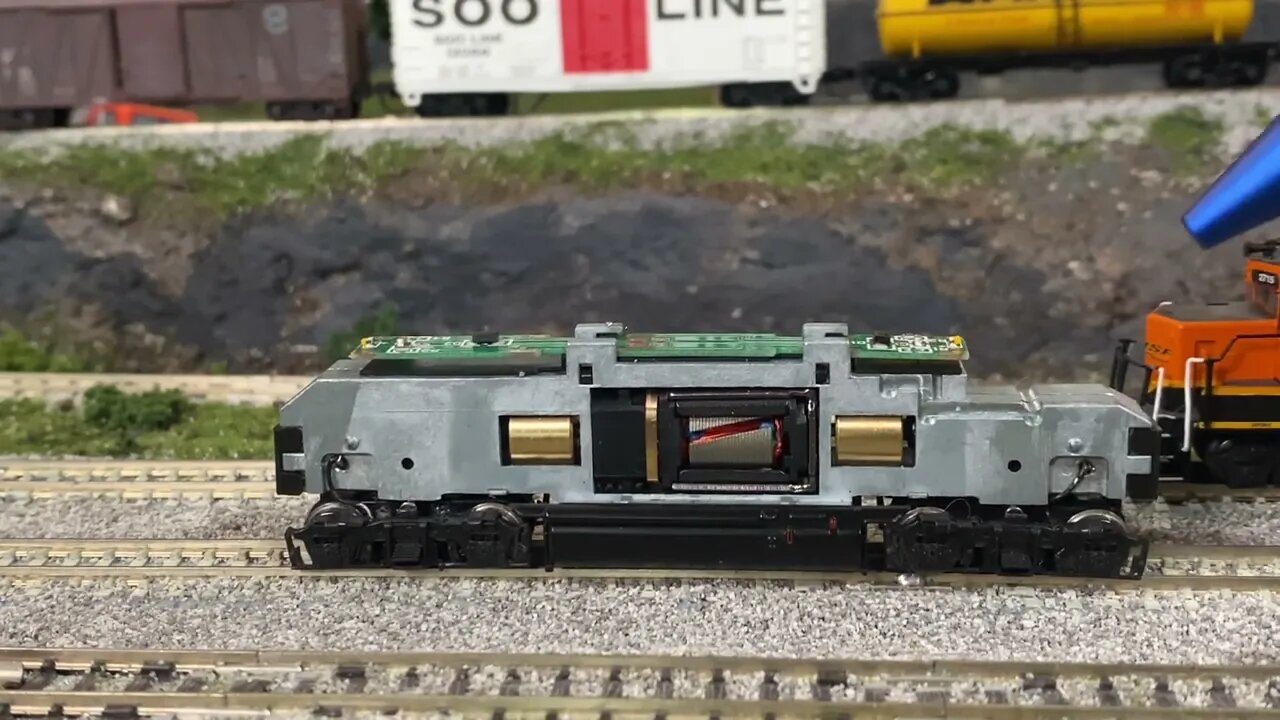 Review: N Scale Atlas GP Series II dcc ready locos (Info on older Atlas dc and dcc ready engines)