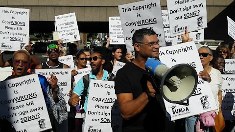 SOUTH AFRICA - Cape Town - Trade Union for Musicians of South Africa (TUMSA) march (Video) (ETq)