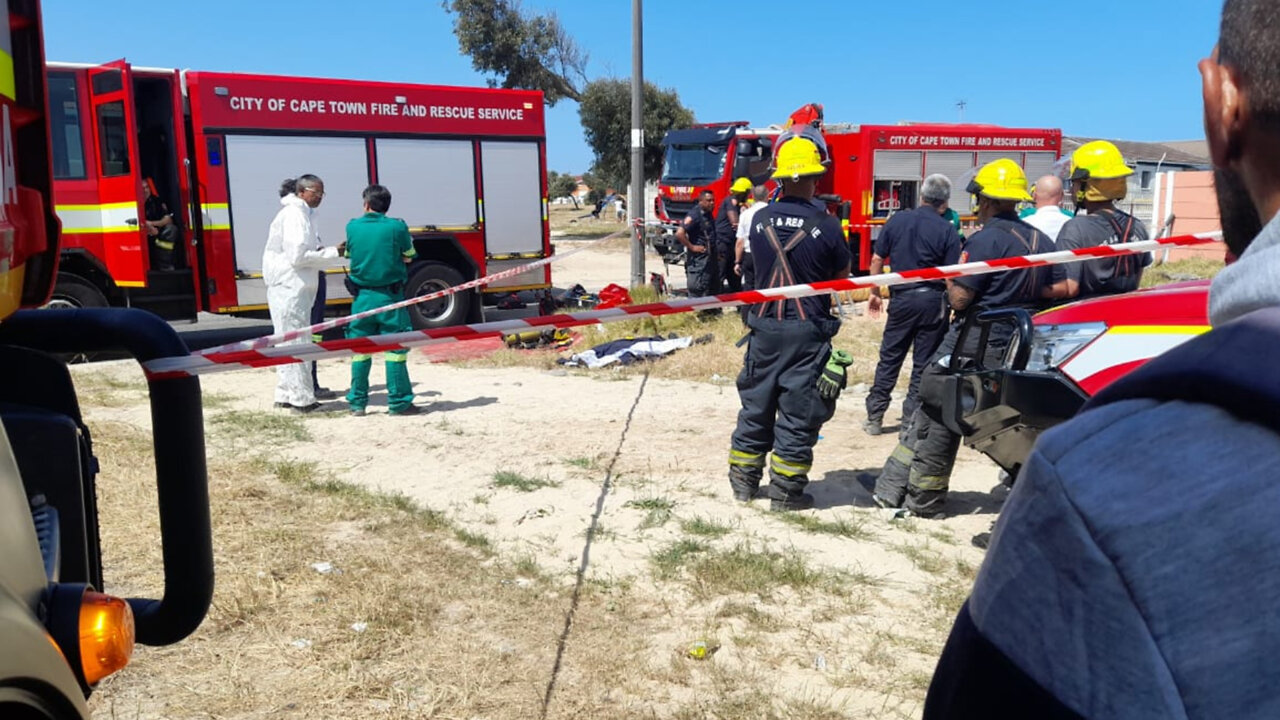 Watch: Construction workers fall inside drain in Cape Town