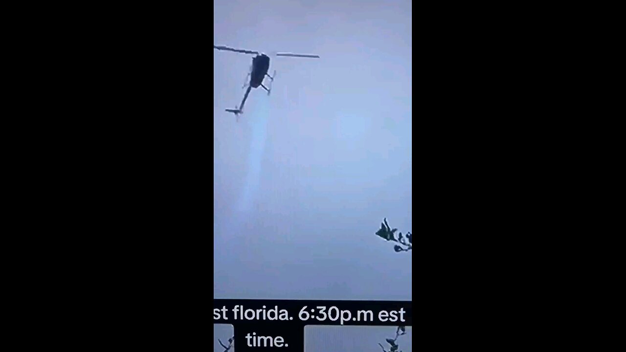 @tparon 🚨🇺🇸Strange helicopter, spraying for mosquitoes in Florida, but hovers in one area