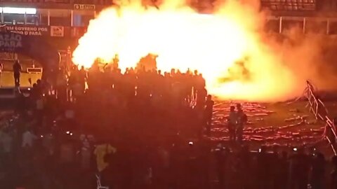 Iluminação sendo apagada na hora de levantar a taça do Campeonato Paraense 2022 - Paysandu x Remo