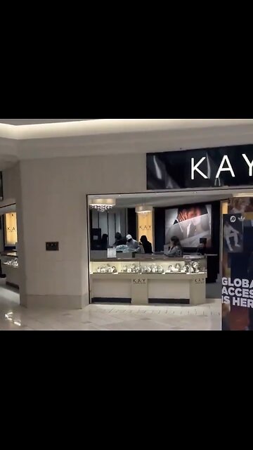 THIEVES ROB JEWELRY STORE🏪💎🧟‍♂️ 📸AT SAN FRANCISCO MALL🏪💫