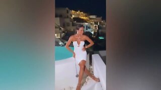Vestido Off-White. Grécia