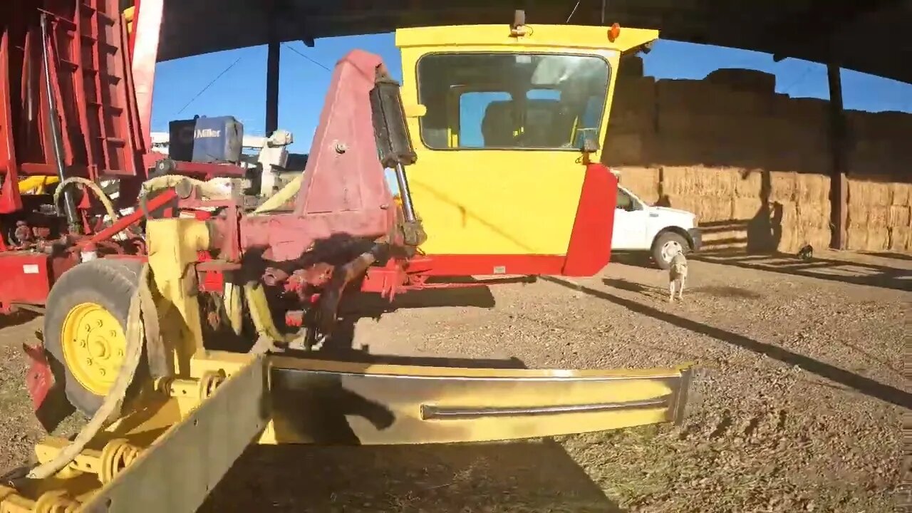 New Holland 1095 service call!