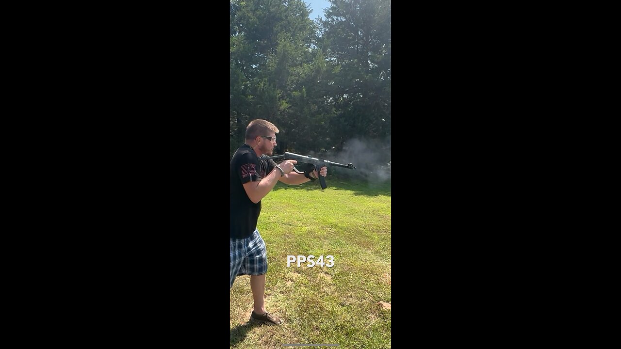 Shooting WW2 PPS43 SMG