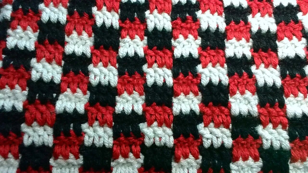 Easy Checker/Plaid stitch tutorial. #katrinascrochetworld #loopsandthread #cloverhooks #yarn