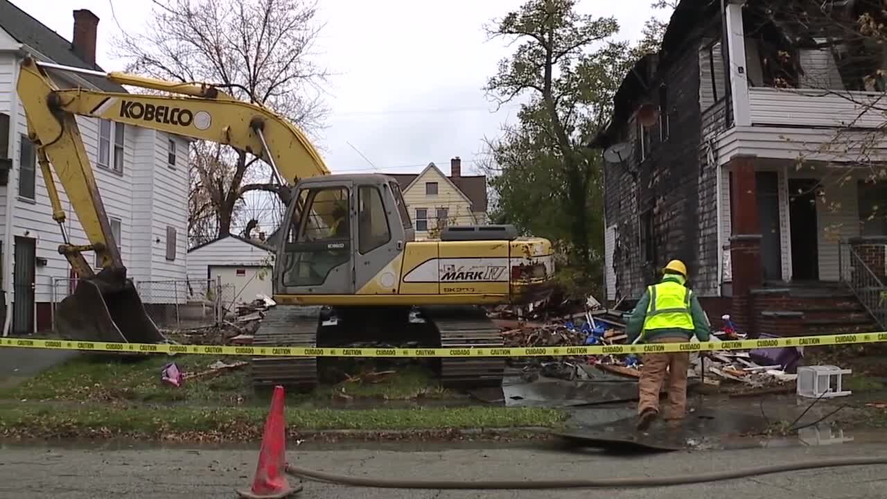 Family of slain Alishah Pointer gathers as abandoned home she was found in is demolished