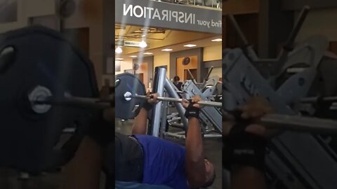 Close Grip Decline Bench Press