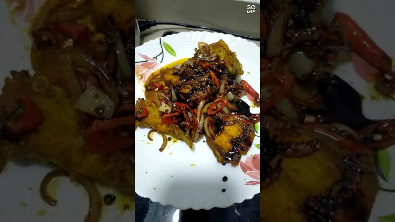#shorts when you're hungry on a lazy day..fast and simple fried fish to cheer the day