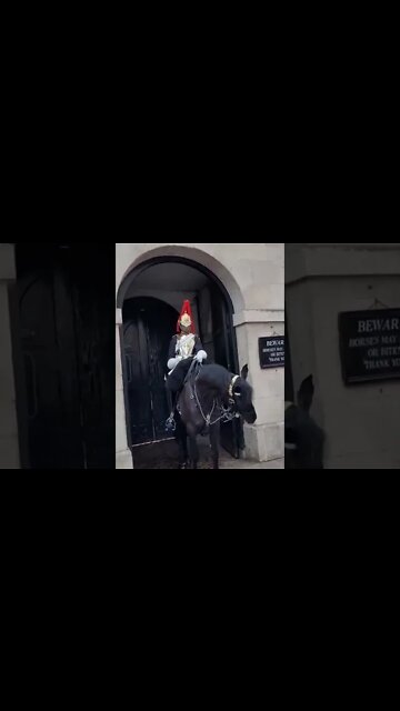 The king guard shouts Stand clear 10 September 2022 #horseguardsparade