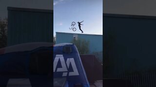HOW DOES HE DO THIS? #short -Jaie Toohey