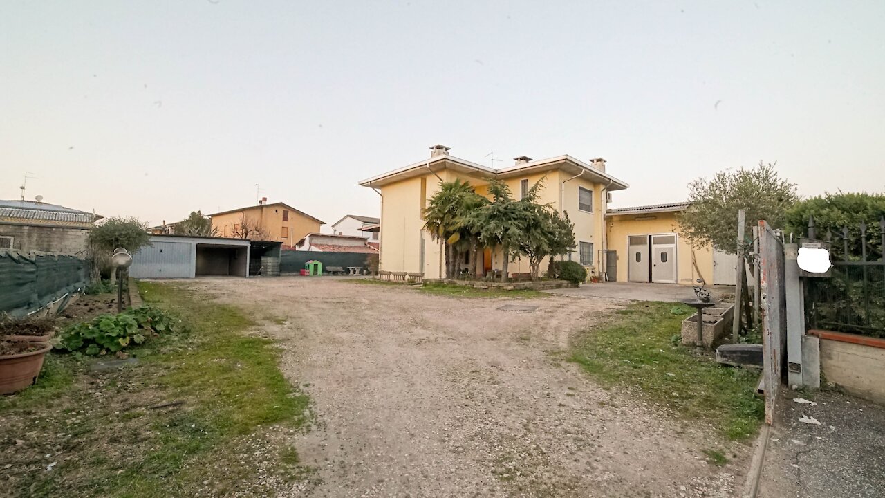 Casa in vendita + Capannone a Oppeano