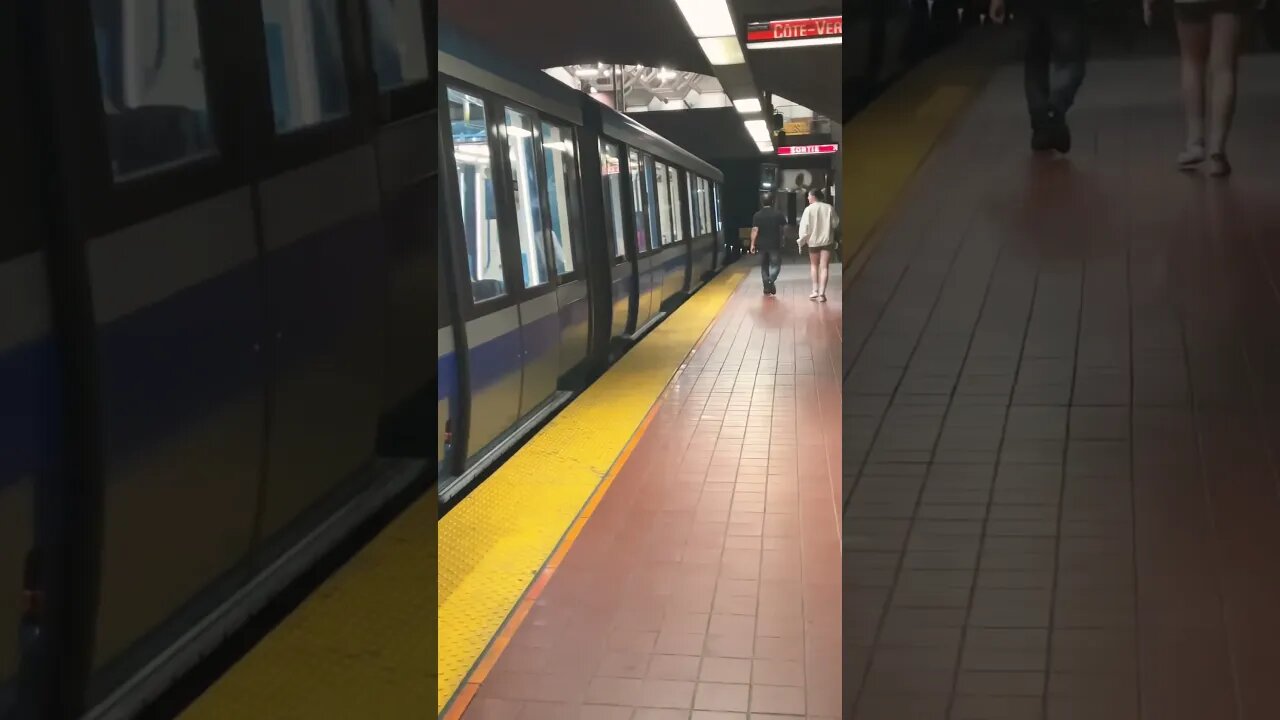 Superb Montréal metro