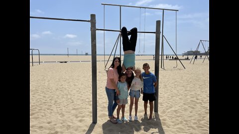A flipdown & hanging (upside down!) with Lindsey, Presley, Kaylee and Tyson
