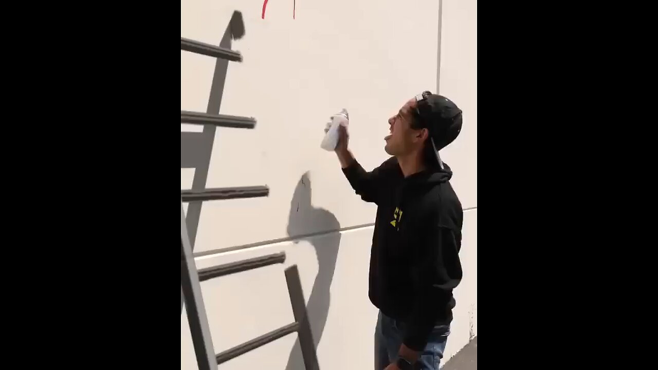 how jack King gets away doing graffiti