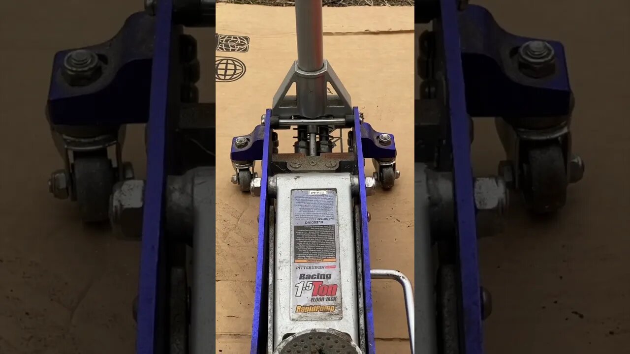 Size Comparison of Daytona vs. Pittsburgh Floor Jack