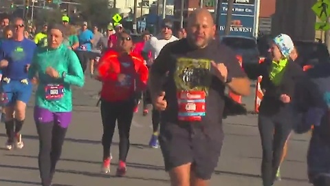 Thousands take part in Tulsa Route 66 Marathon