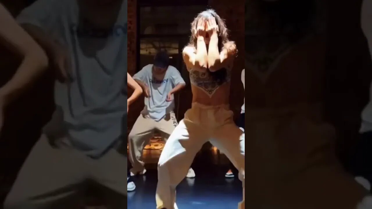 Sexy Chinese Girl Gives It Her All Dancing