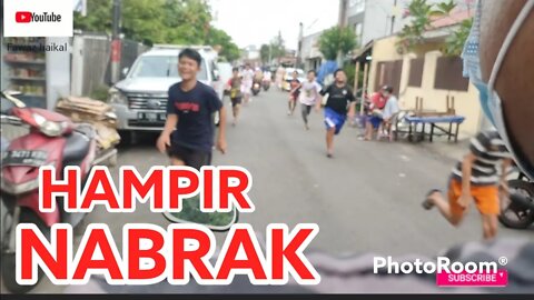 NAIK MOTOR DI JAKARTA | HAMPIR NABRAK ORANG