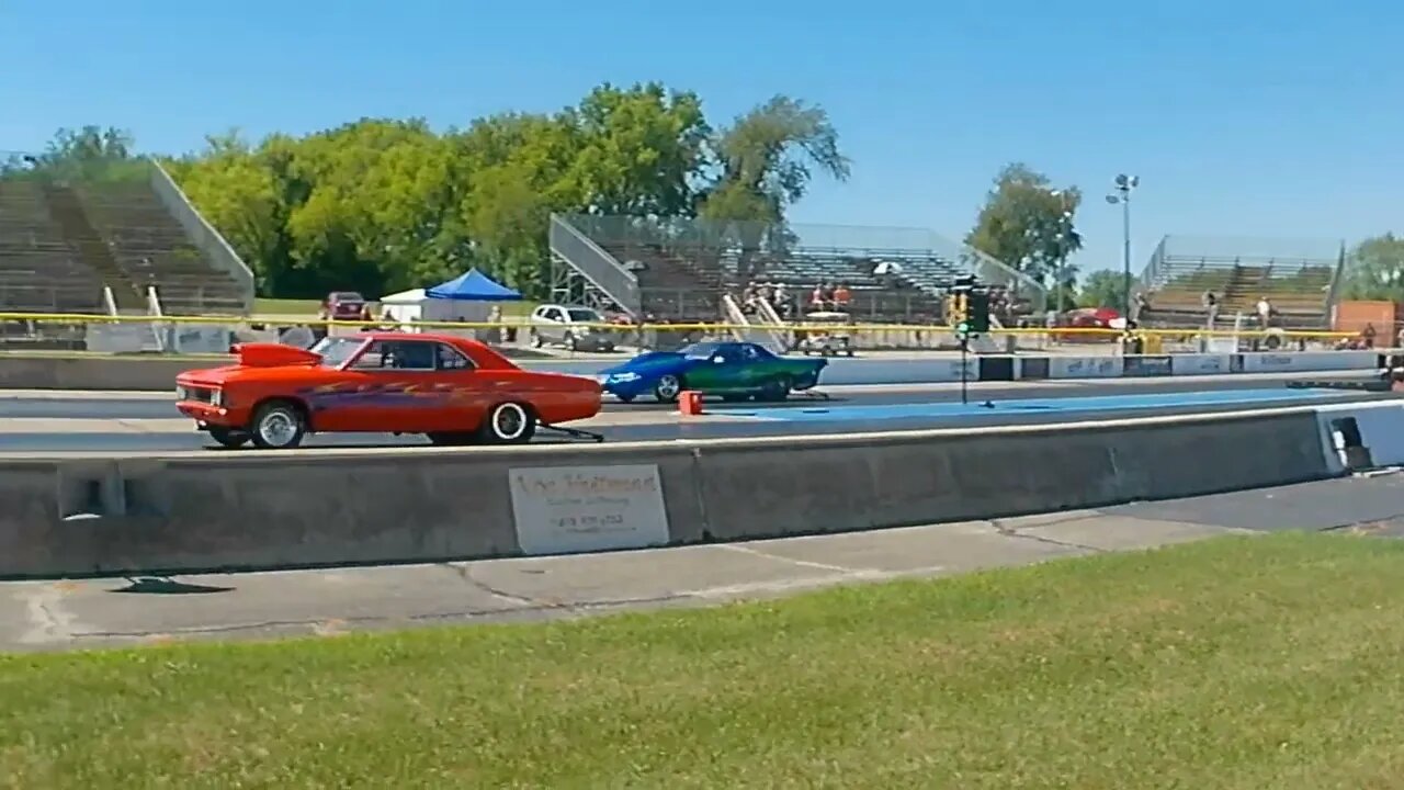 Camaro runs down the Clean Chevelle with graphics