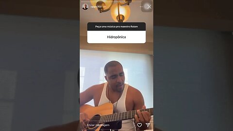 Raiam tocando hidropônica | Raiam Santos