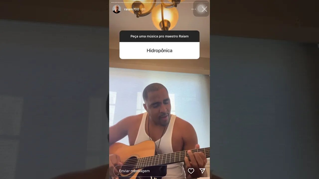 Raiam tocando hidropônica | Raiam Santos