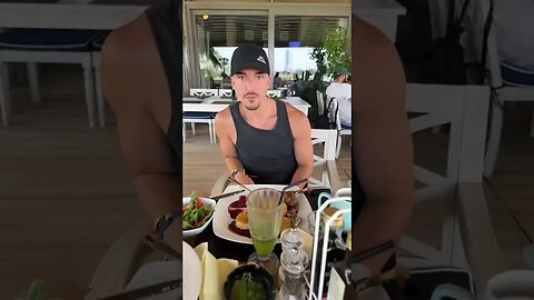 ACEL MOMENT CAND STAI CU OGURITAMICA LA MASA #oguritamica #mancaciosul #food #romania #mancare