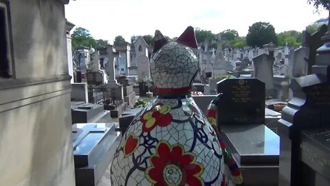 Strange Grave Paris, France