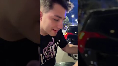 AM PLATIT 200 DE LEI PE BOMBOANE DIN NEW YORK #oguritamica #mancaciosul #romania #camaro #mancare