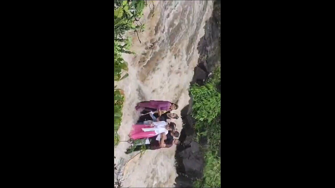 one family 5 members died in india.. very sad video..