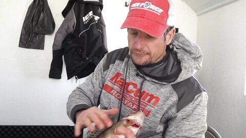 MidWest Outdoors TV Show # 1662 - Walleye Ice Action from Arnesens Rocky Point