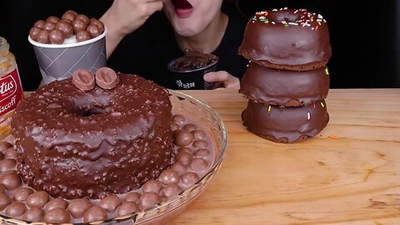 ASMR MALTESERS CHOCOLATE MILK MAGNUM ICE CREAM CAKE DOUGHNUTS NUTELLA DESSERT MUKBANG먹방EATING SOUNDS