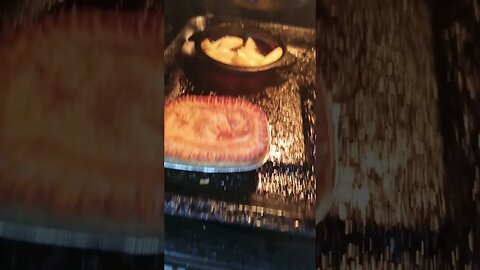 #food up close 👌 and personal 👌 with pie and chips 🍟 😋