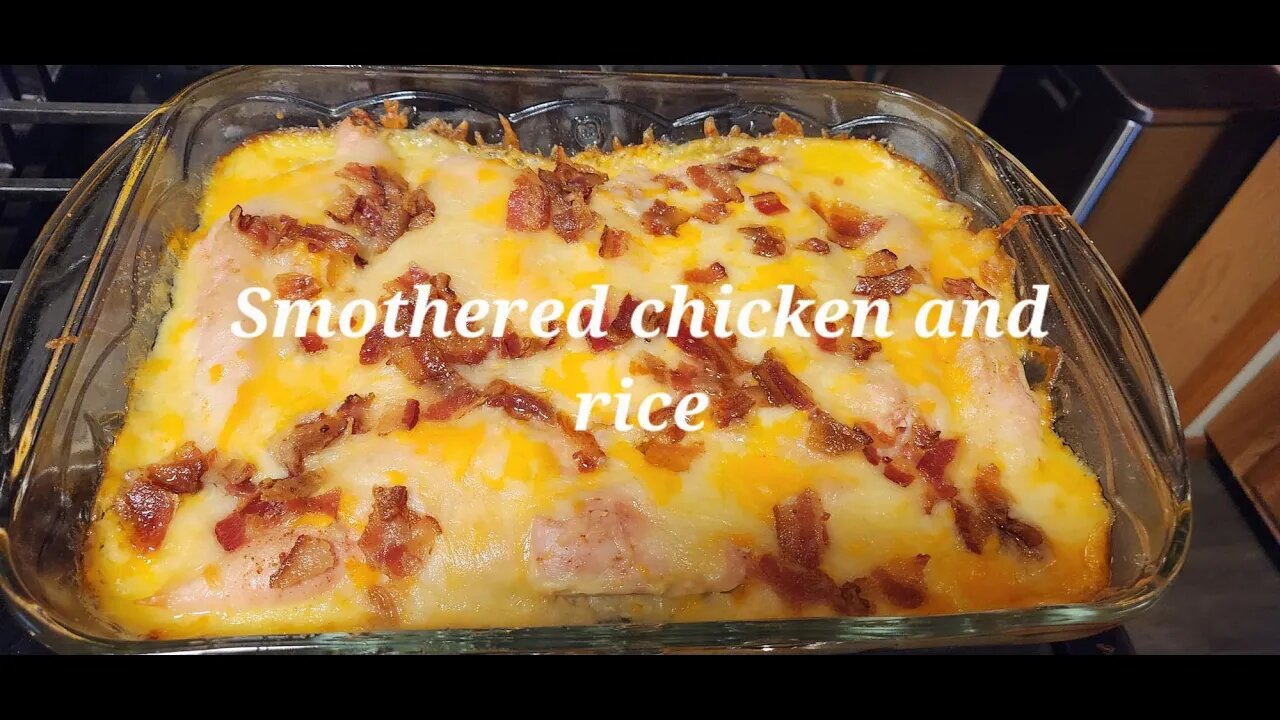 Smothered chicken and rice #chickenrecipe #chickenandrice #chicken