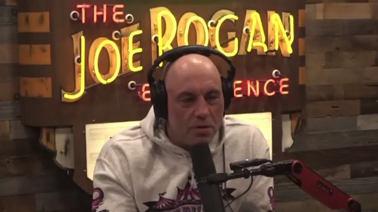 Joe Rogan On Hunter: It Scares Me That Media Will Ignore Facts To Push A Narrative