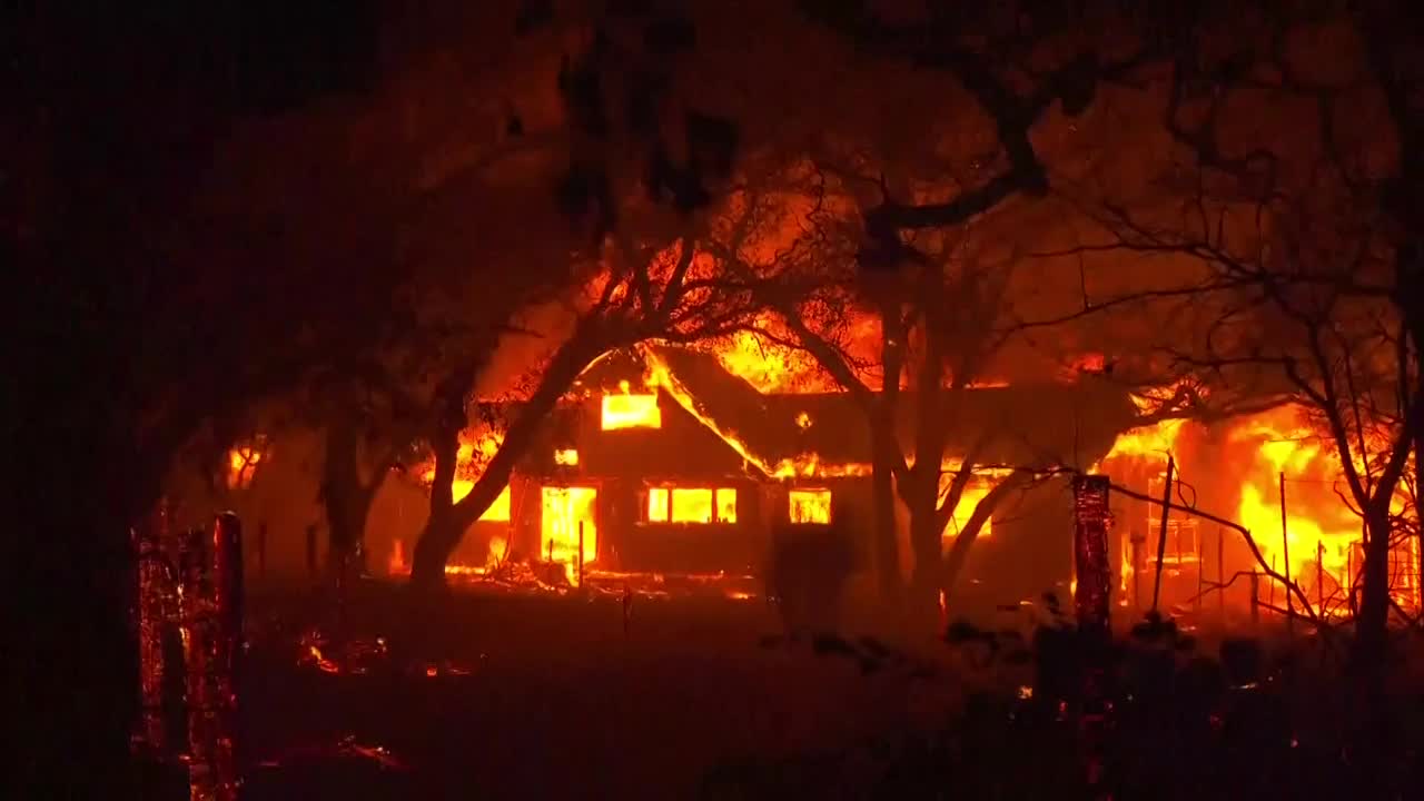 California's wind-driven blaze spurs massive evacuations